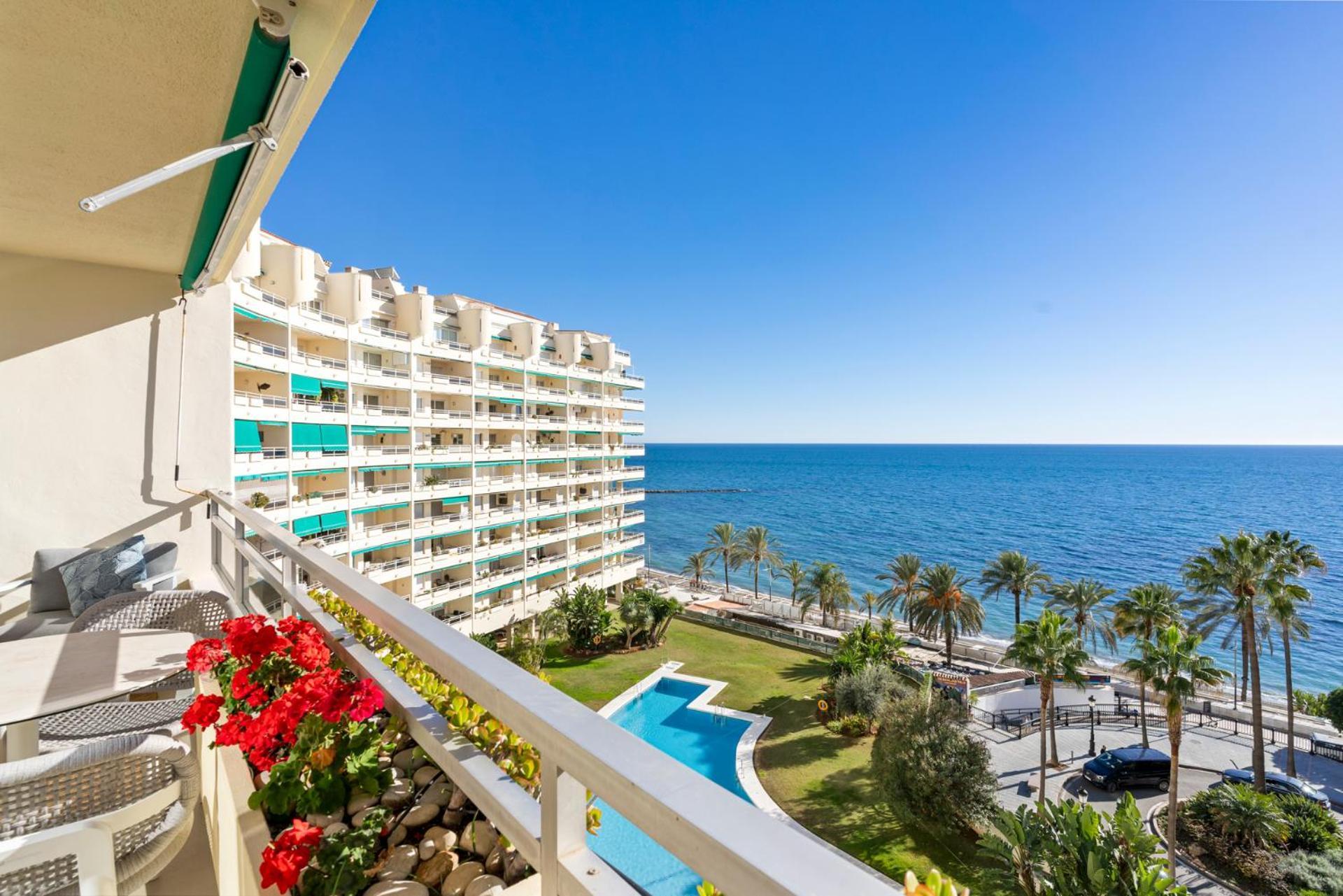Beach Front Apartment With Pool Marbella Eksteriør billede