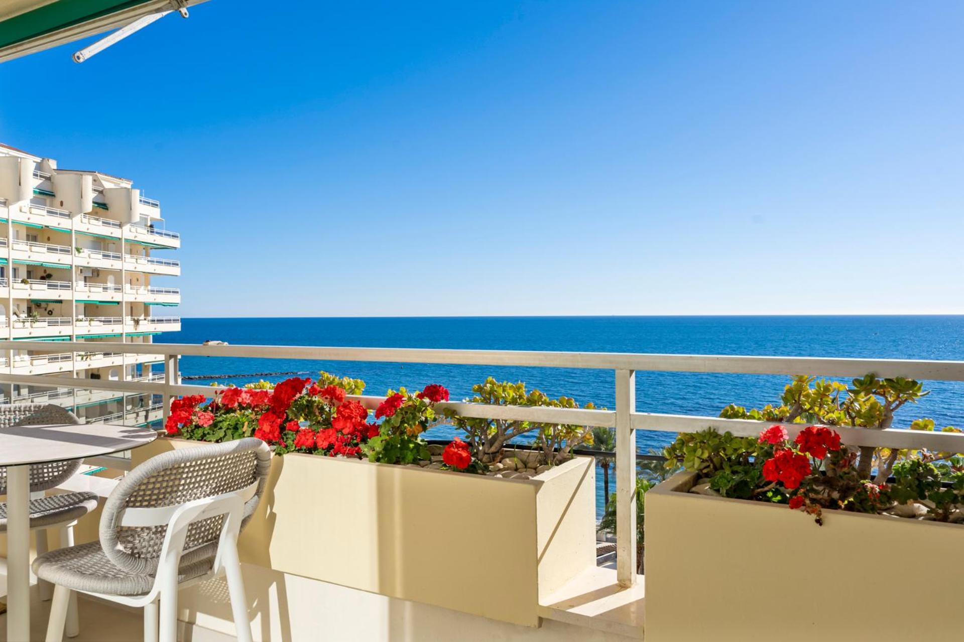 Beach Front Apartment With Pool Marbella Eksteriør billede