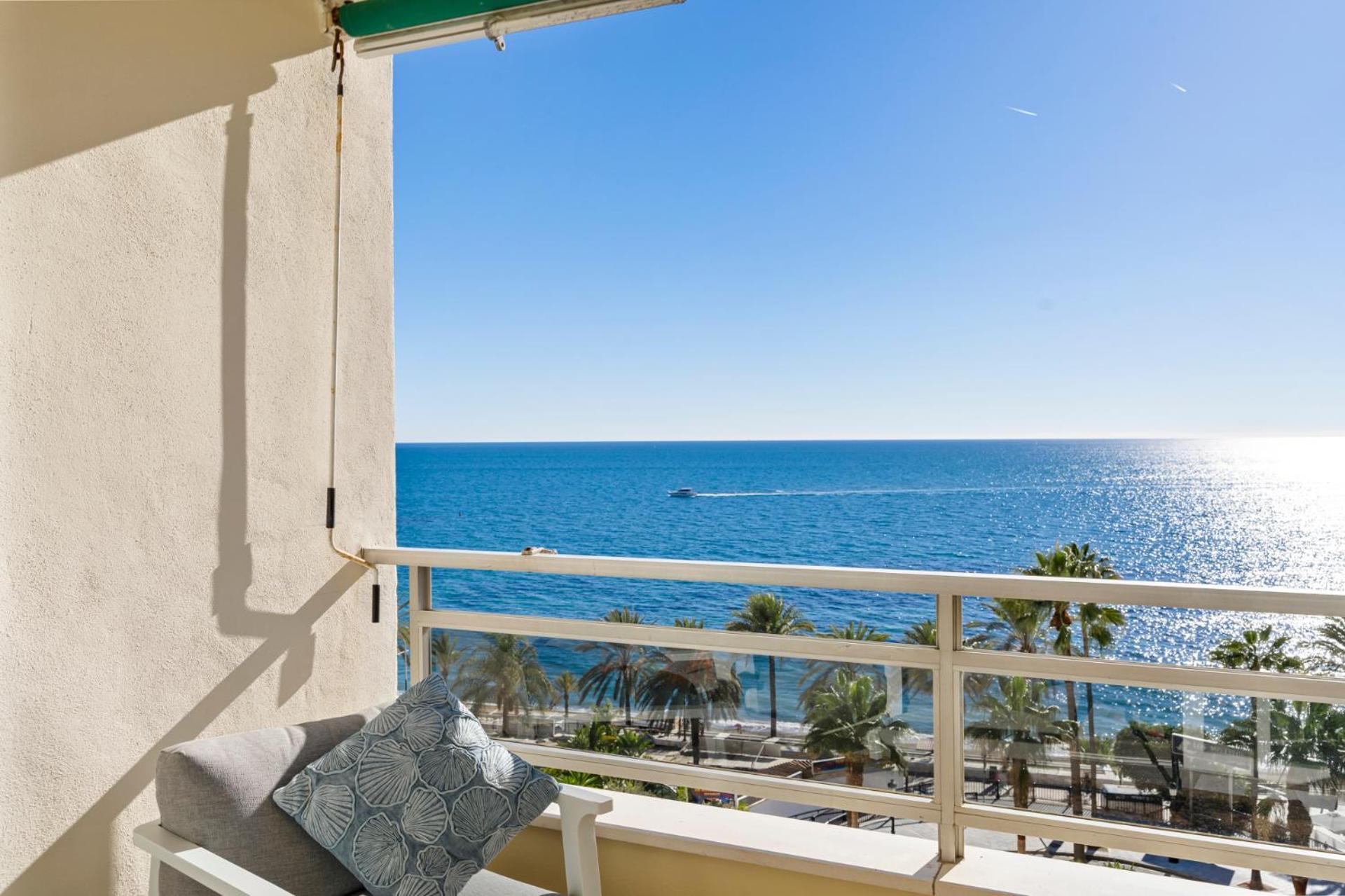 Beach Front Apartment With Pool Marbella Eksteriør billede