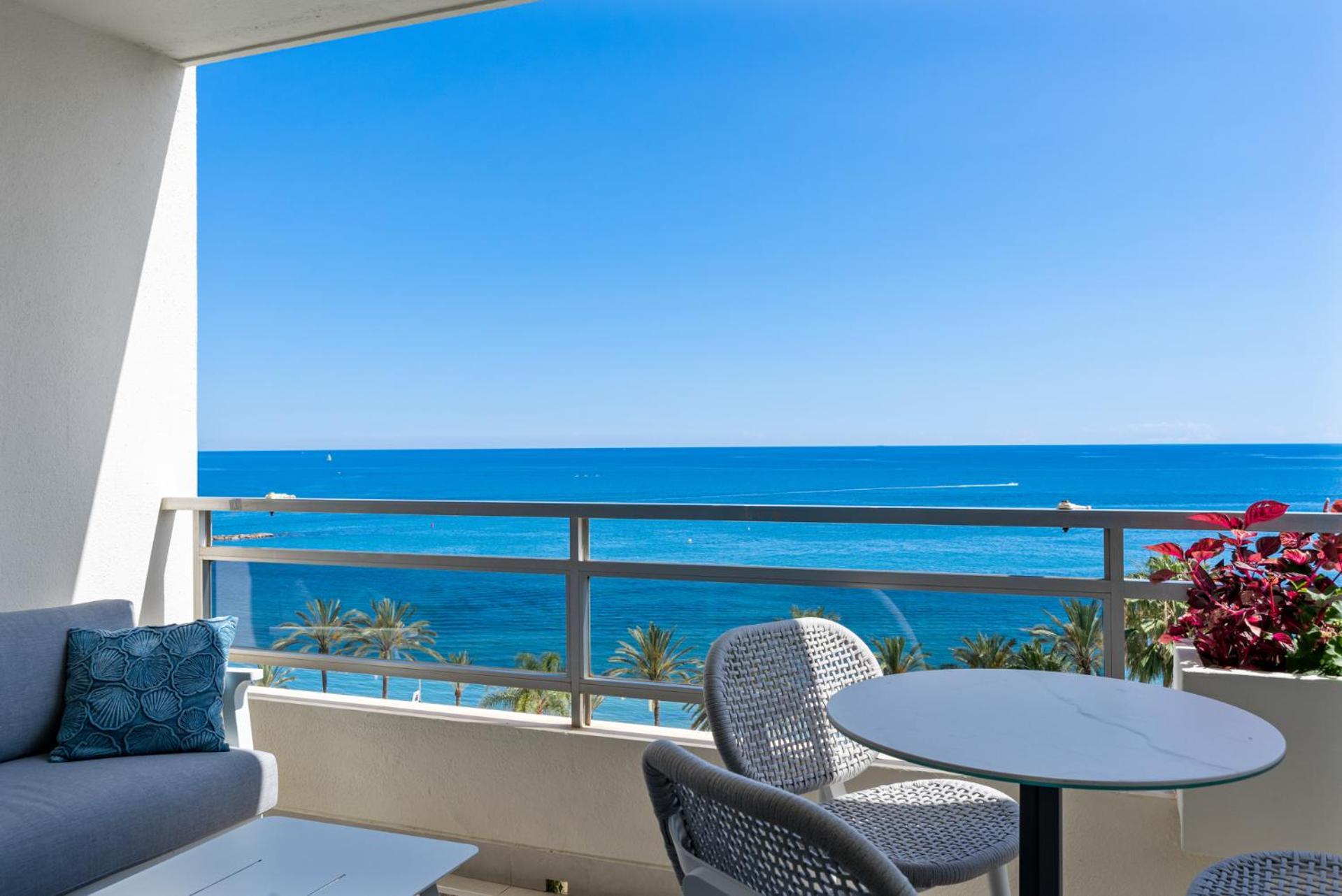 Beach Front Apartment With Pool Marbella Eksteriør billede